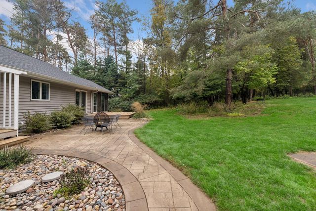 98 Quality Avenue N, Lakeland, MN 55043