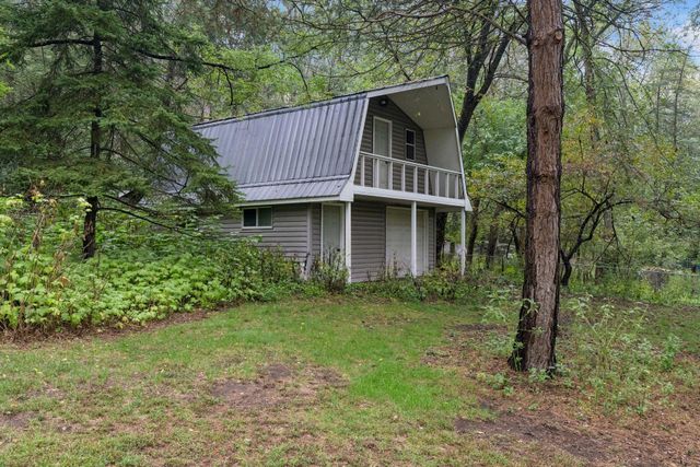 98 Quality Avenue N, Lakeland, MN 55043