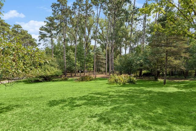 98 Quality Avenue N, Lakeland, MN 55043