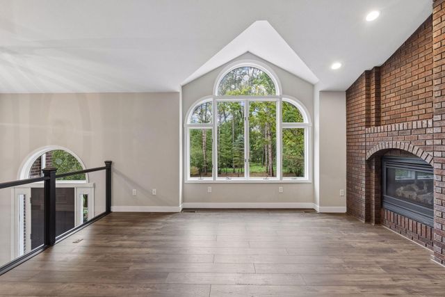 98 Quality Avenue N, Lakeland, MN 55043