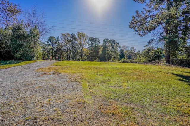 2877 Whispering Hills Drive, Atlanta, GA 30341