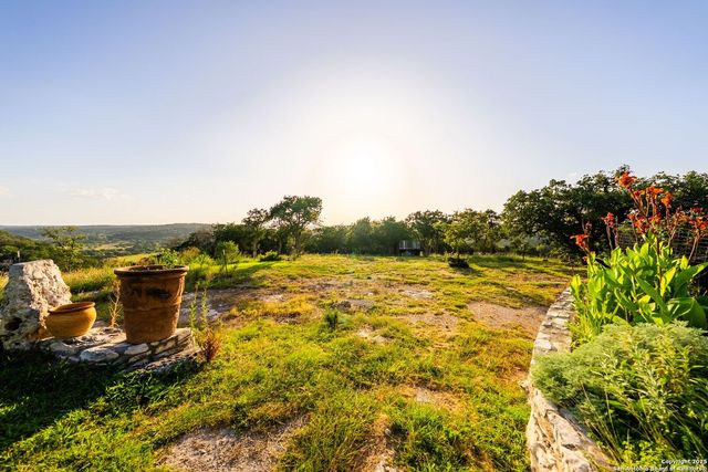 165 Trent Rd S, Kerrville, TX 78028