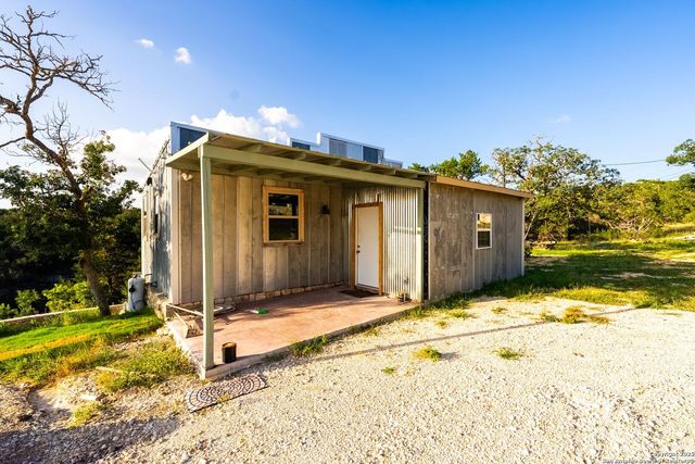 165 Trent Rd S, Kerrville, TX 78028