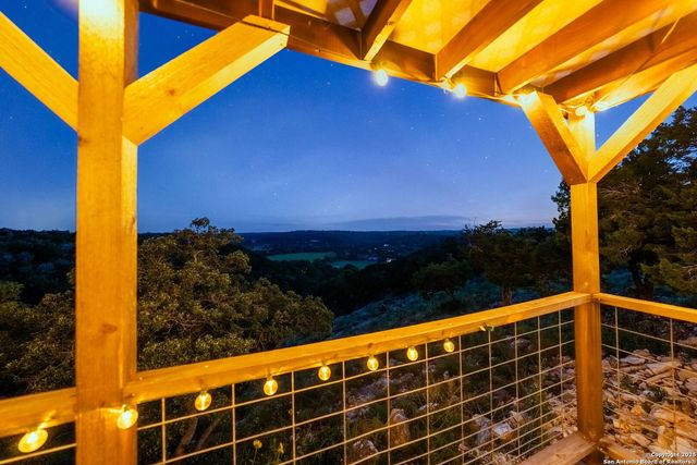 165 Trent Rd S, Kerrville, TX 78028