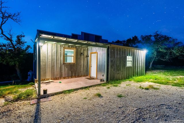 165 Trent Rd S, Kerrville, TX 78028