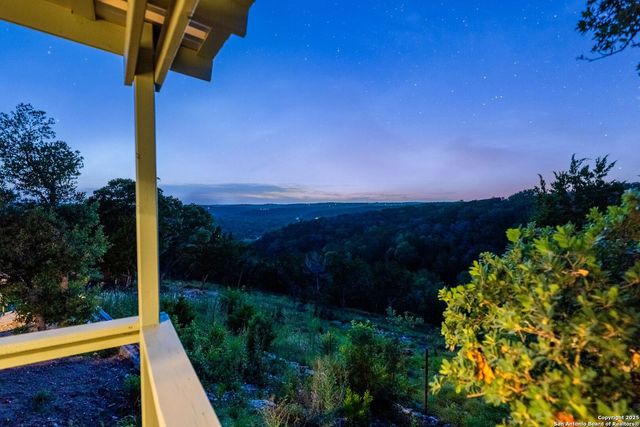 165 Trent Rd S, Kerrville, TX 78028