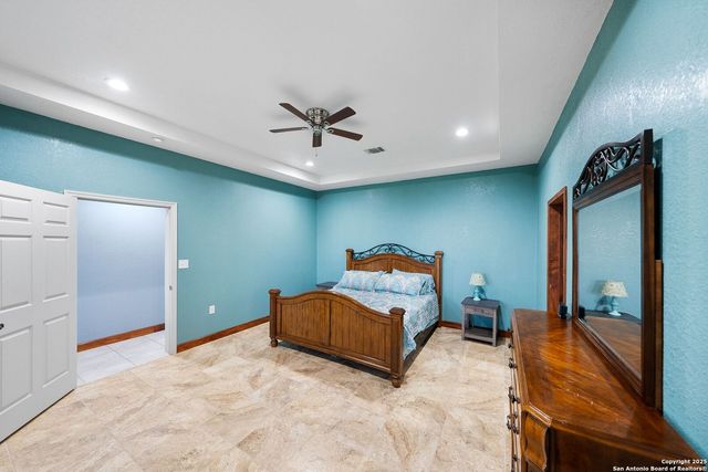 165 Trent Rd S, Kerrville, TX 78028