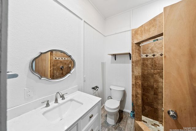 165 Trent Rd S, Kerrville, TX 78028