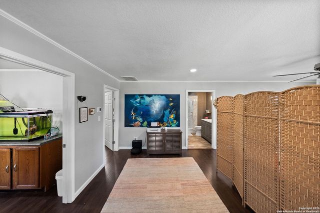 165 Trent Rd S, Kerrville, TX 78028