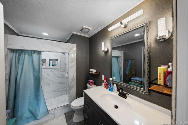 165 Trent Rd S, Kerrville, TX 78028