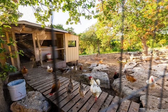 165 Trent Rd S, Kerrville, TX 78028