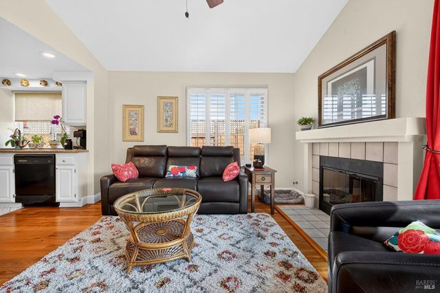 8536 Planetree Dr, Windsor, CA 95492