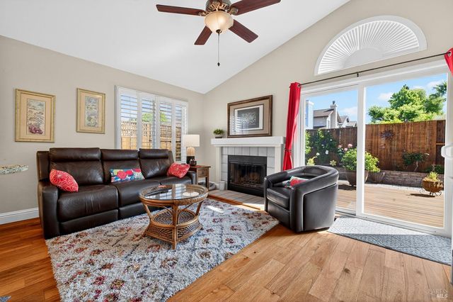 8536 Planetree Dr, Windsor, CA 95492