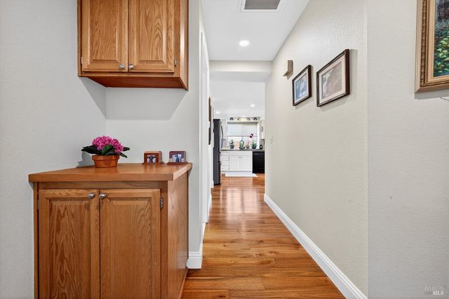 8536 Planetree Dr, Windsor, CA 95492