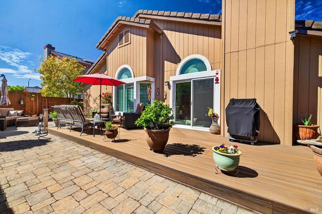 8536 Planetree Dr, Windsor, CA 95492