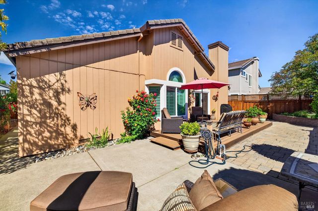 8536 Planetree Dr, Windsor, CA 95492