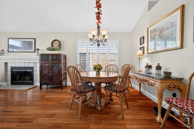 8536 Planetree Dr, Windsor, CA 95492