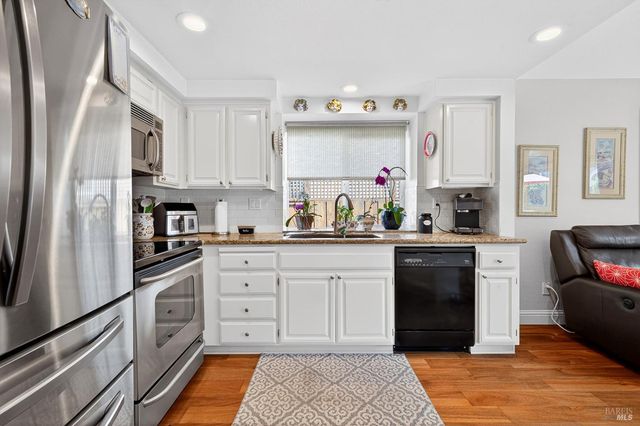 8536 Planetree Dr, Windsor, CA 95492