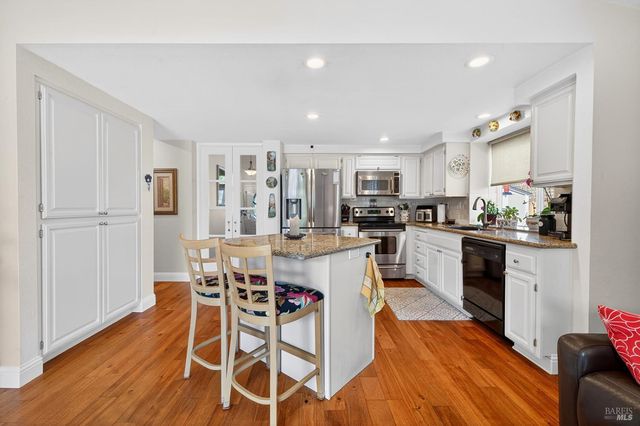 8536 Planetree Dr, Windsor, CA 95492