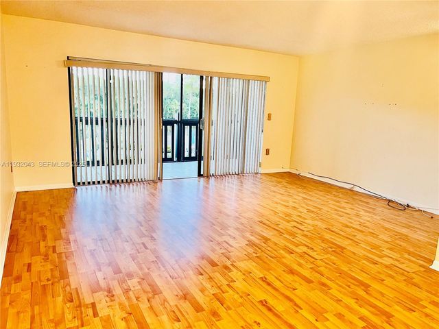 1021 Mockingbird Ln 215, Plantation, FL 33324