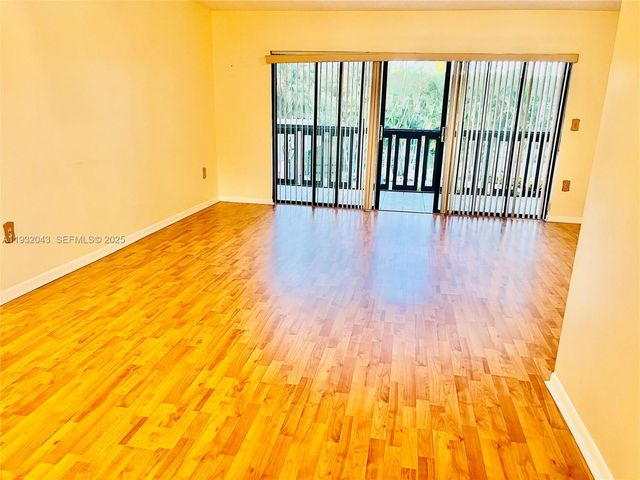 1021 Mockingbird Ln 215, Plantation, FL 33324