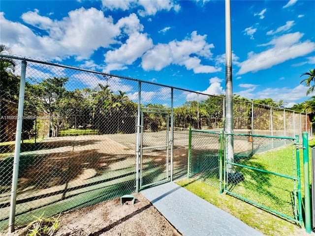 1021 Mockingbird Ln 215, Plantation, FL 33324