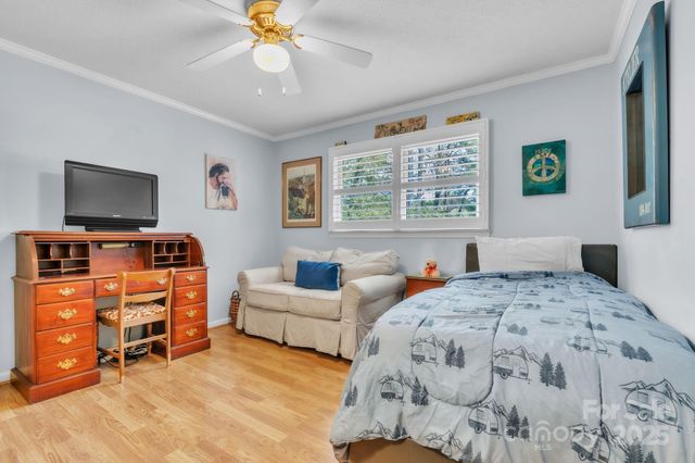 219 Raintree Drive, Hendersonville, NC 28791