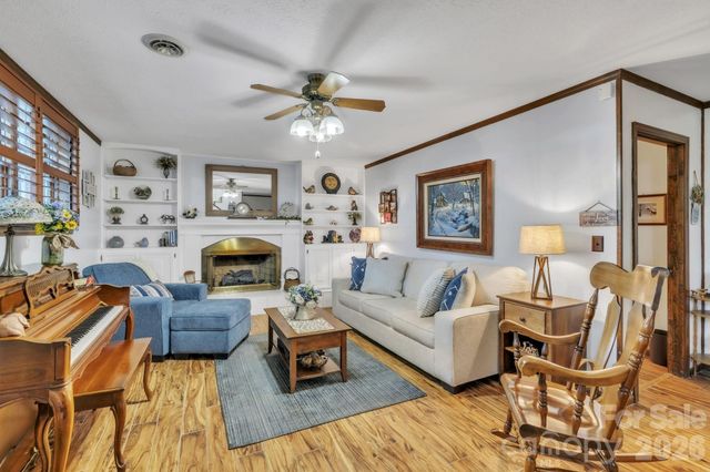 219 Raintree Drive, Hendersonville, NC 28791