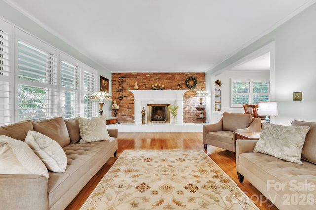 219 Raintree Drive, Hendersonville, NC 28791