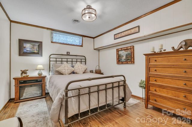 219 Raintree Drive, Hendersonville, NC 28791