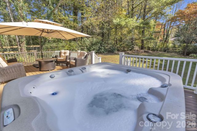 219 Raintree Drive, Hendersonville, NC 28791