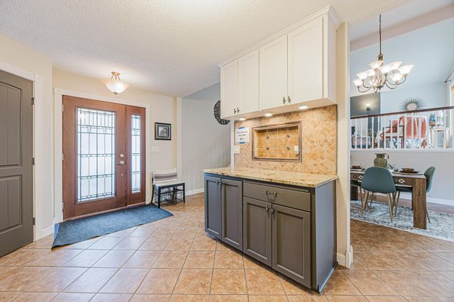 2202 15th Avenue S, Fargo, ND 58103