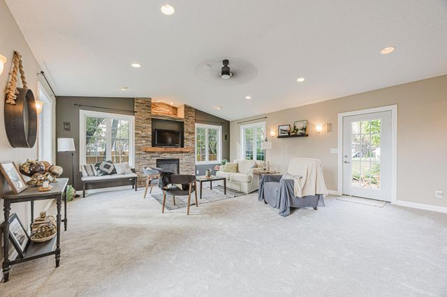 2202 15th Avenue S, Fargo, ND 58103