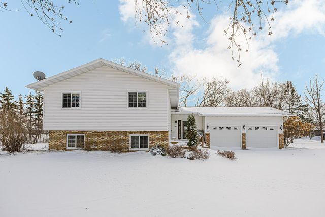 2202 15th Avenue S, Fargo, ND 58103