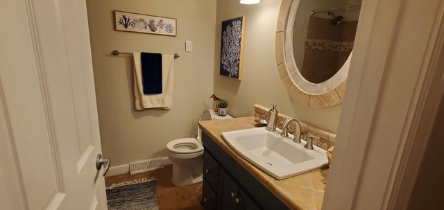 2202 15th Avenue S, Fargo, ND 58103