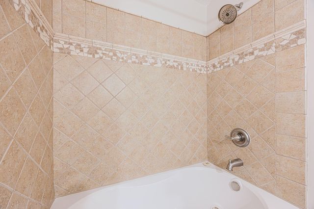 2202 15th Avenue S, Fargo, ND 58103