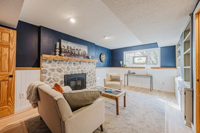 2202 15th Avenue S, Fargo, ND 58103