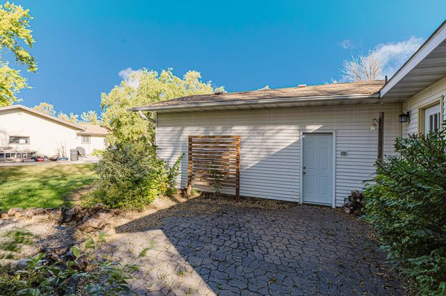 2202 15th Avenue S, Fargo, ND 58103