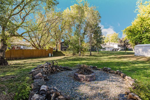 2202 15th Avenue S, Fargo, ND 58103