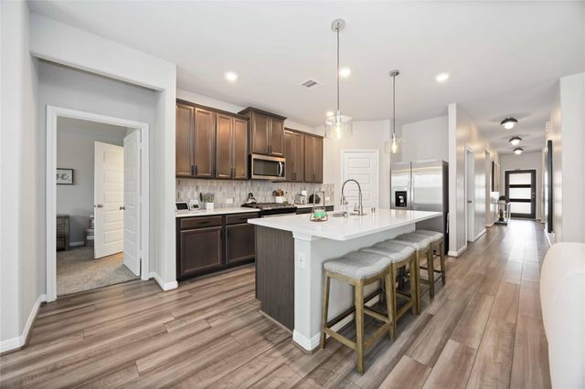 6910 Lebec Drive, Rosharon, TX 77583