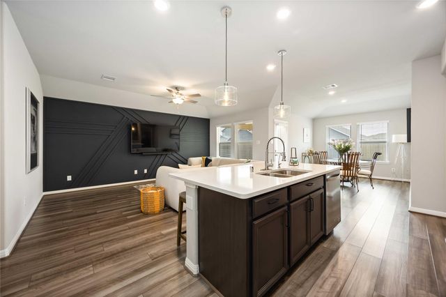 6910 Lebec Drive, Rosharon, TX 77583