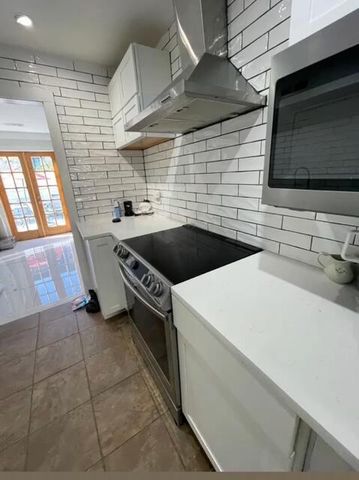 24 Cedar Street, Charleston, SC 29403