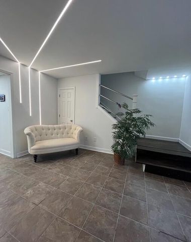 24 Cedar Street, Charleston, SC 29403