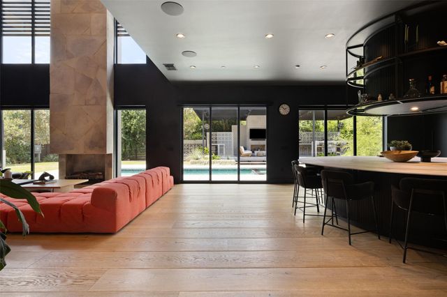 204 Westbrook DR, Austin, TX 78746