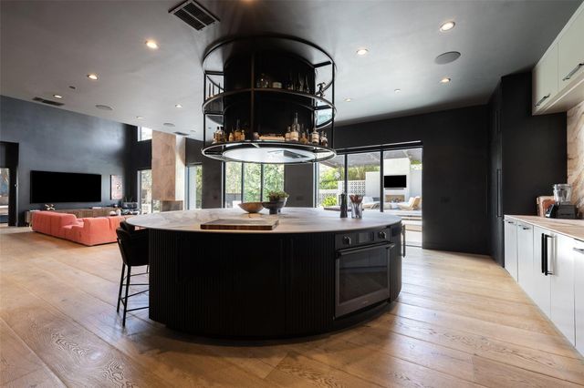 204 Westbrook DR, Austin, TX 78746