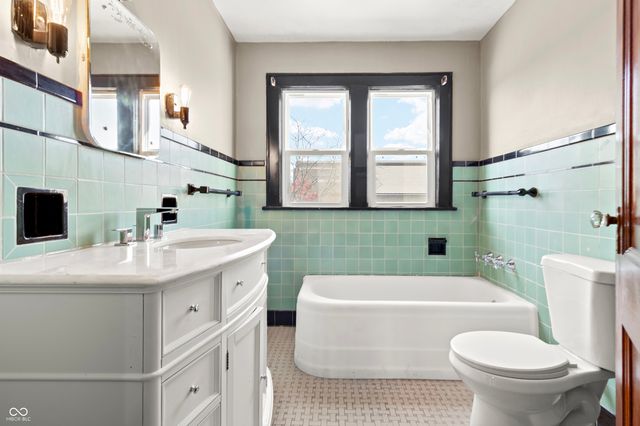 1222 Central Avenue, Anderson, IN 46016