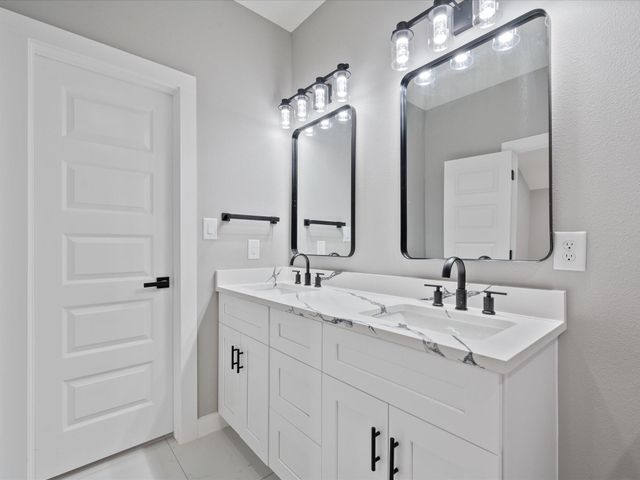 9114 Everglade Drive B, Houston, TX 77078