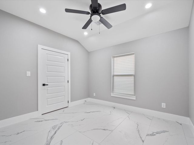 9114 Everglade Drive B, Houston, TX 77078
