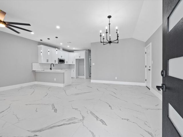 9114 Everglade Drive B, Houston, TX 77078