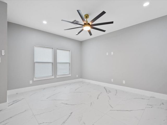 9114 Everglade Drive B, Houston, TX 77078